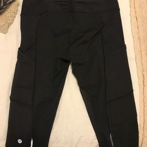 Lululemon Cropped Capri Black Yoga Pants